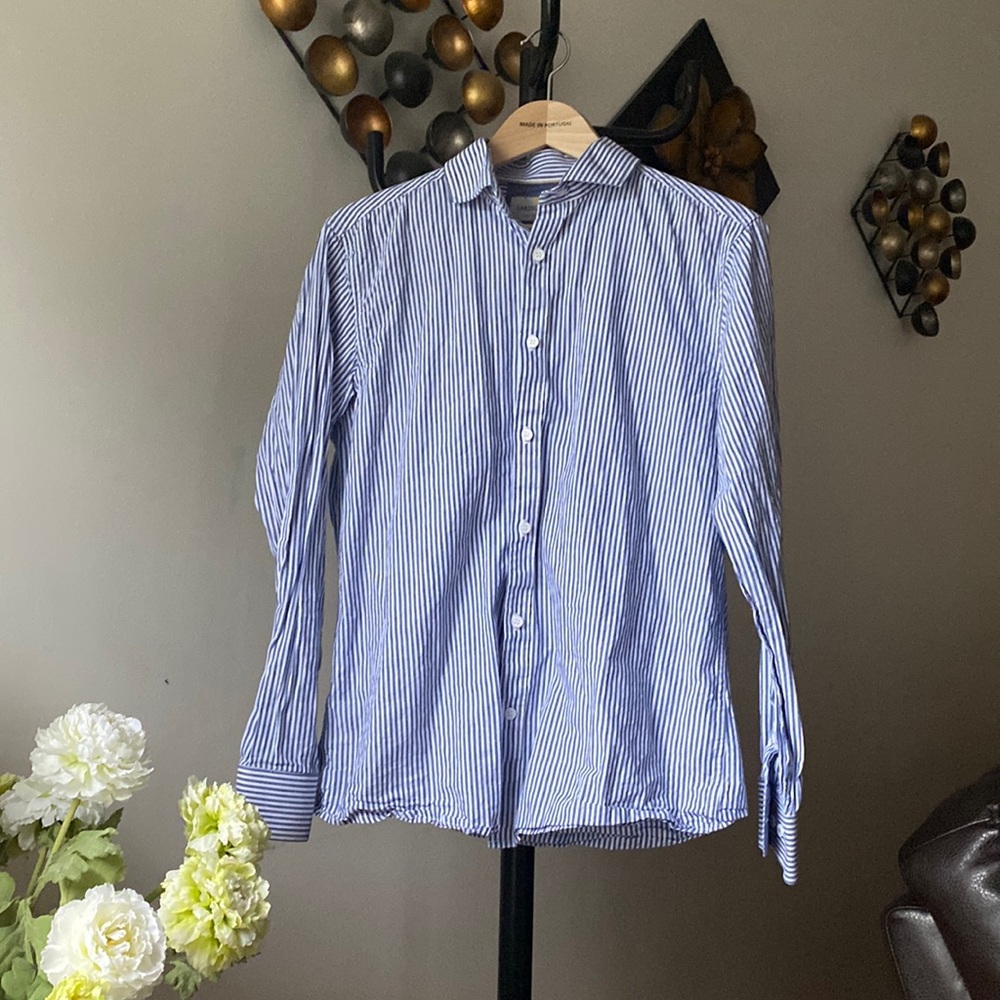 Host Pick 💙 larsson & Co Mens Shirt